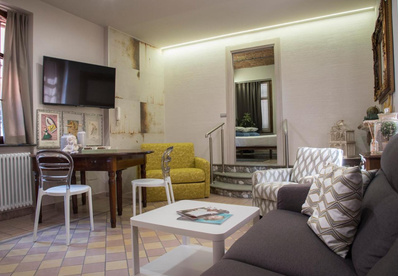 Appartamento Vacanze / Holiday Flat Farfalle&Rossobarbera Montegrosso dʼAsti Exterior foto